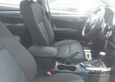 2018 Toyota Corolla Le z USA, uszkodzony, nr VIN 5YFBURHE5JP836783